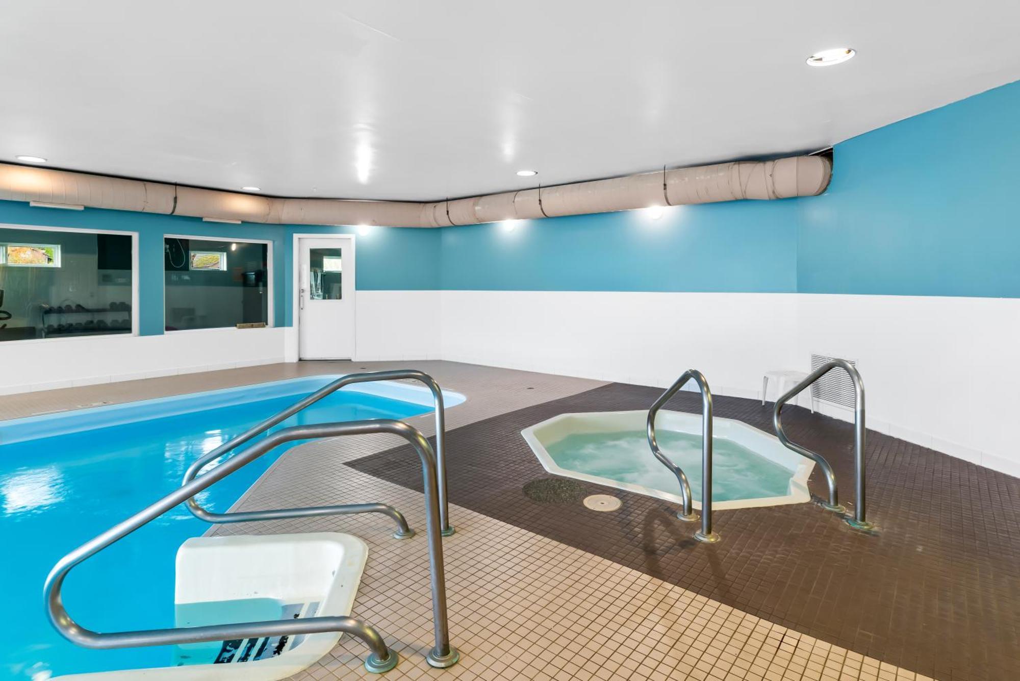 Travelodge by Wyndham Parksville Eksteriør billede